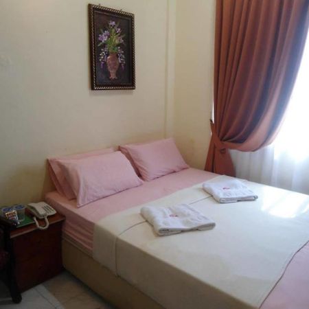 Hotel Teratai Tenang Kuala Terengganu Buitenkant foto