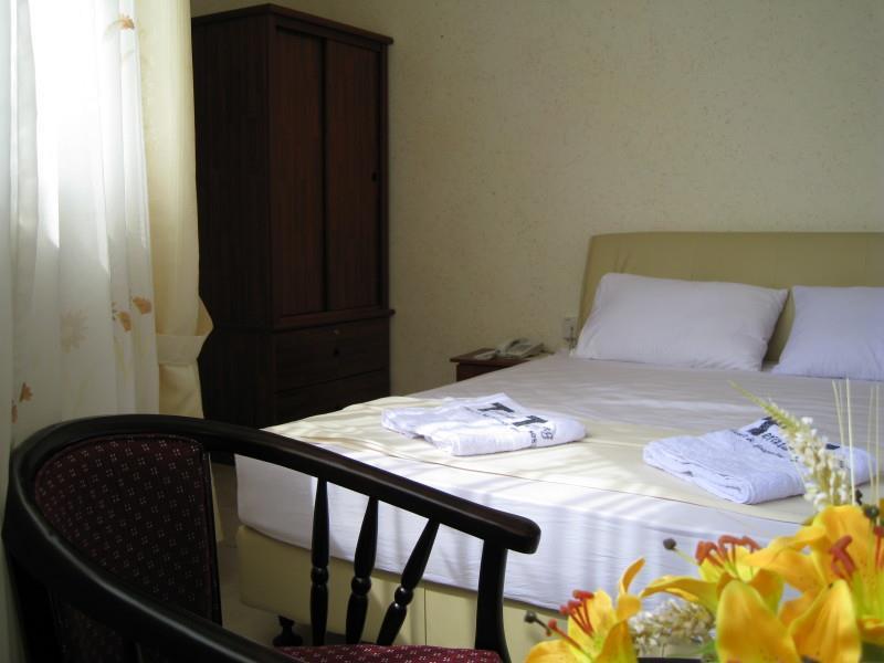 Hotel Teratai Tenang Kuala Terengganu Buitenkant foto