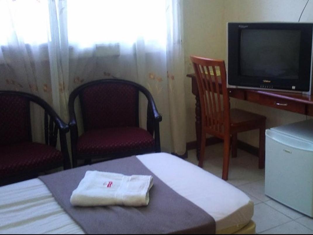 Hotel Teratai Tenang Kuala Terengganu Buitenkant foto