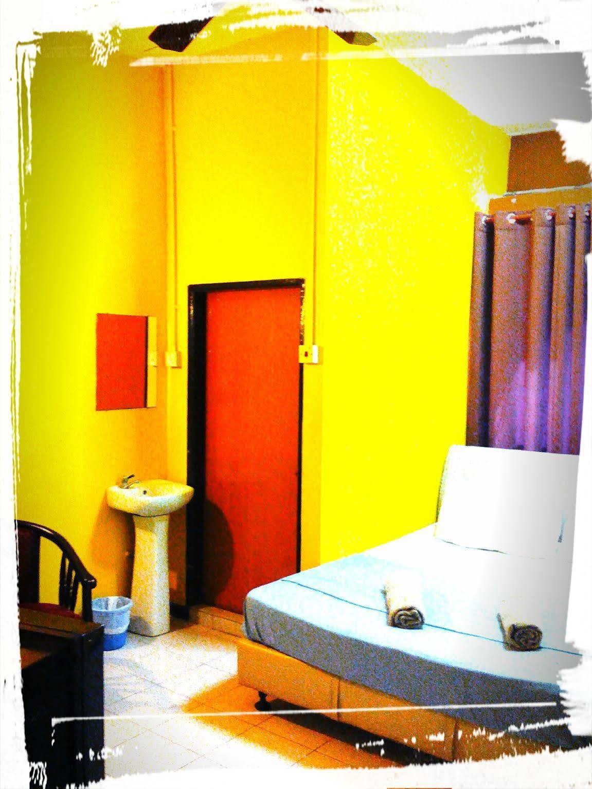 Hotel Teratai Tenang Kuala Terengganu Buitenkant foto