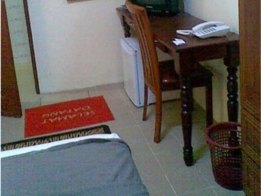 Hotel Teratai Tenang Kuala Terengganu Buitenkant foto